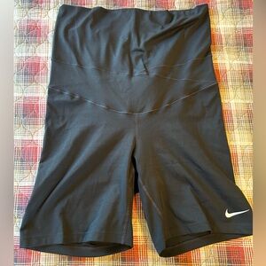 Black Nike maternity bike shorts